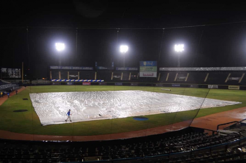 Juego entre Cardenales y Magallanes suspendido por lluvia en Valencia