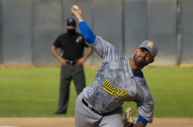 Eduardo Pérez dominó a los Leones del Caracas