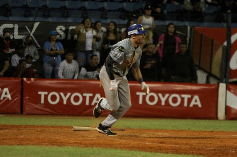 La Nave cayó ante su eterno rival