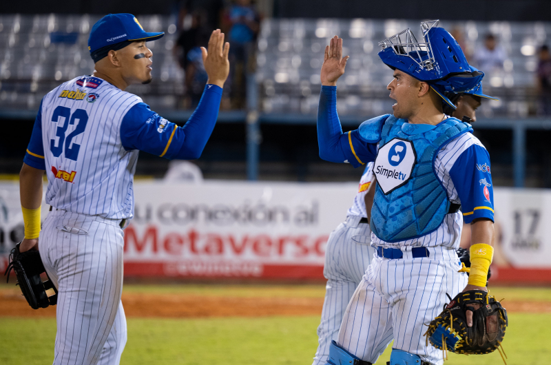 Robinson Chirinos lideró victoria de la nave ante Águilas