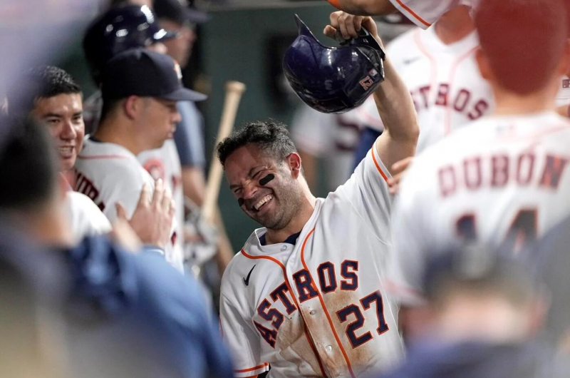 José Altuve alcanzó las mil anotadas en MLB