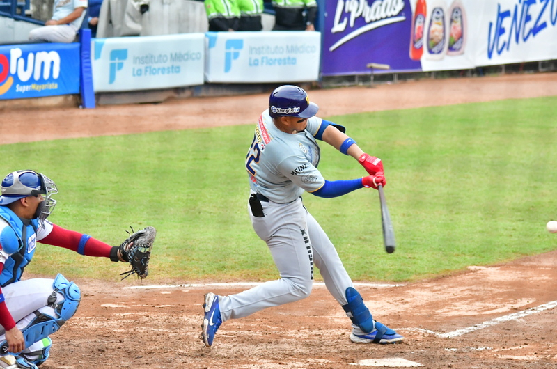 Magallanes cerró la tercera semana con derrota ante Tiburones