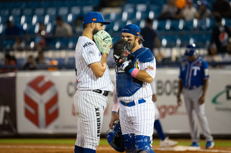 Magallanes no pudo dar los batazos y cayó ante Tiburones