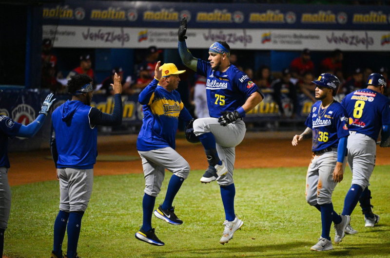 La Nave derrotó a Tigres con poder y gran pitcheo