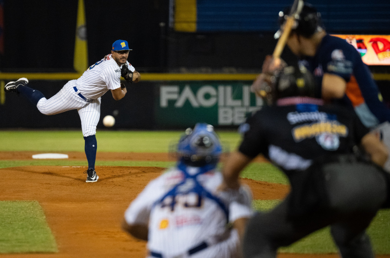 Magallanes no pudo con pitcheo de Caribes y cayó en Valencia