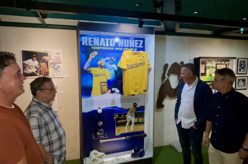 Museo de Béisbol develó vitrina en honor a Renato Núñez