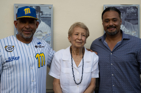 Valencia, Carabobo, Venezuela. 1st Nov, 2022. ovember 01, 2022. The current  champions, Navegantes del Magallanes, received